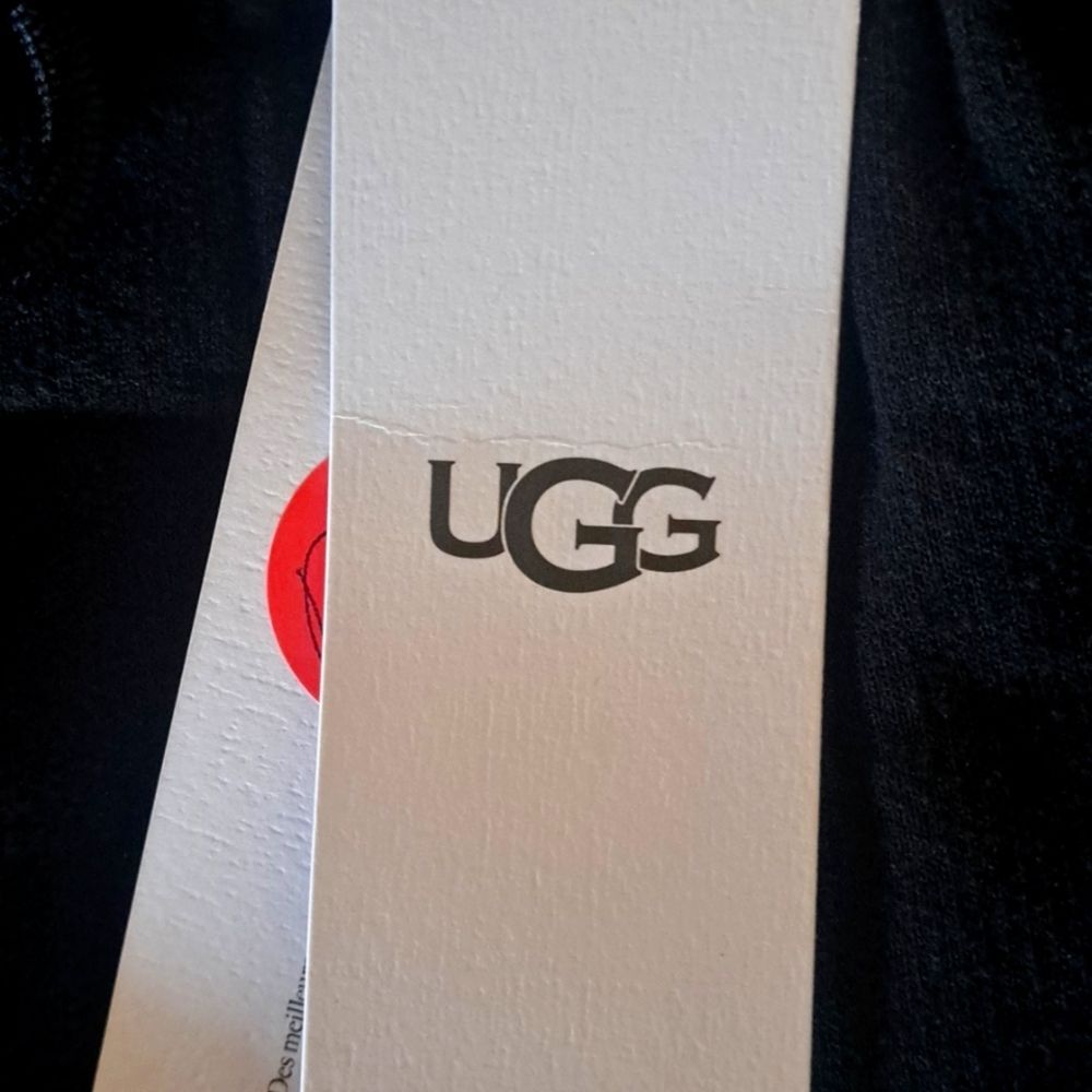 UGG CRISSY SHORT (OVERSIZED) XS - Picture 5 of 8